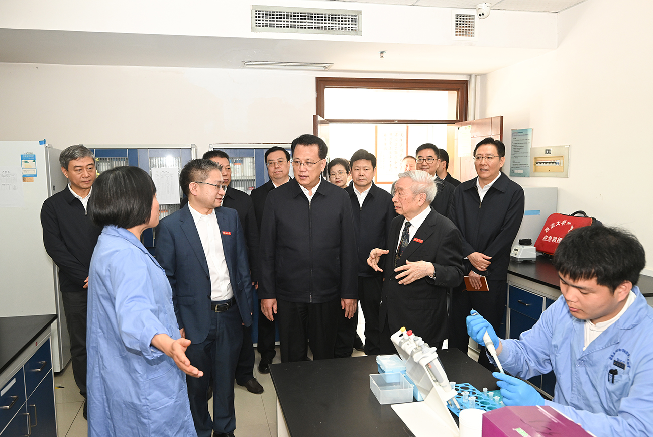 市委书记袁家军来校调研